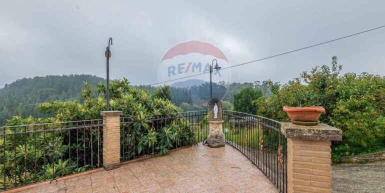 20251026221918-993030-22