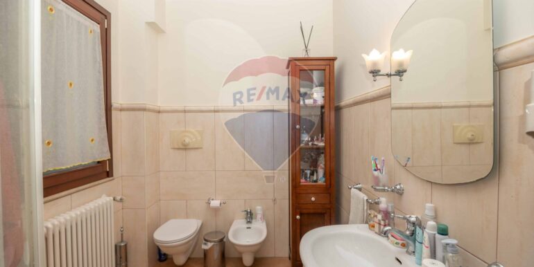 20251026224304-996124-5