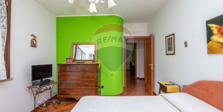 20251026224329-996124-10