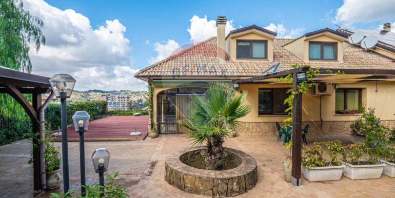 20251026224404-996124-16