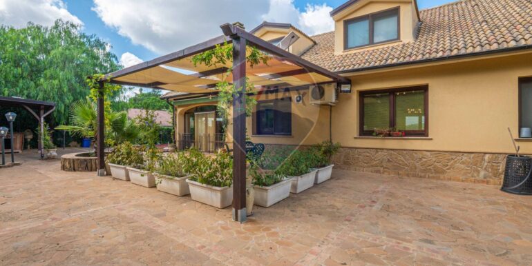 20251026224426-996124-19