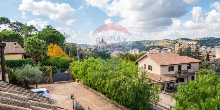 20251026224432-996124-20