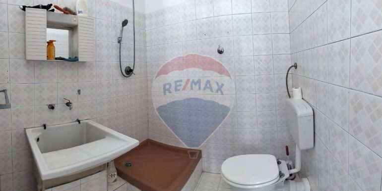 20251026225411-996113-11