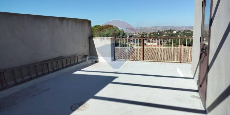 20251026225413-996113-12