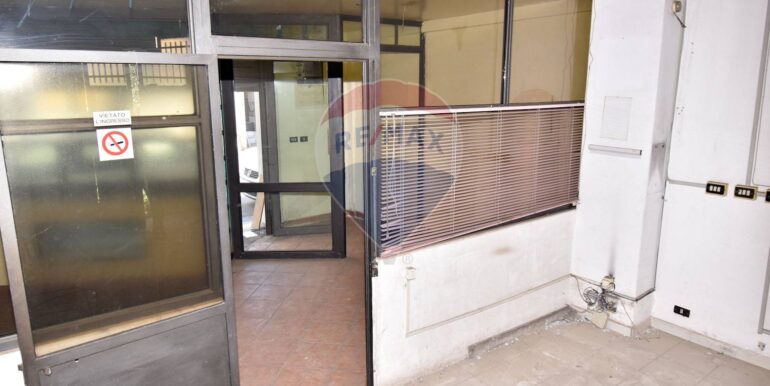 20251026230052-996129-12