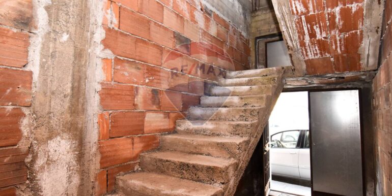 20251026230059-996129-15