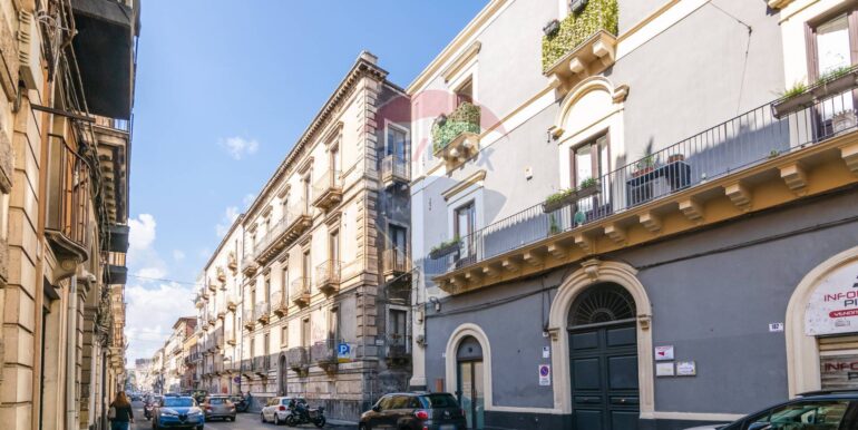 20251026231714-995702-3