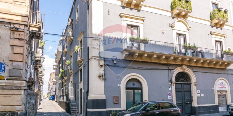 20251026231717-995702-4