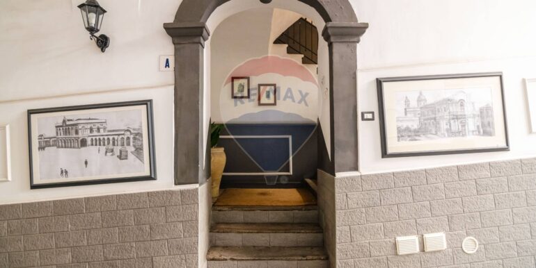 20251026231729-995702-8