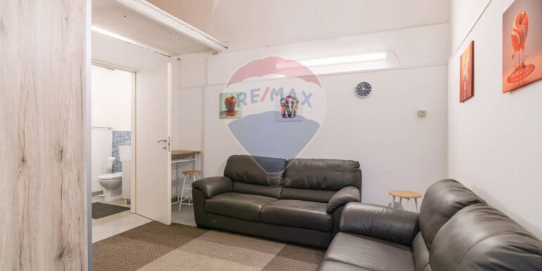 20251026231735-995702-10