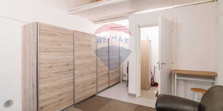 20251026231738-995702-11