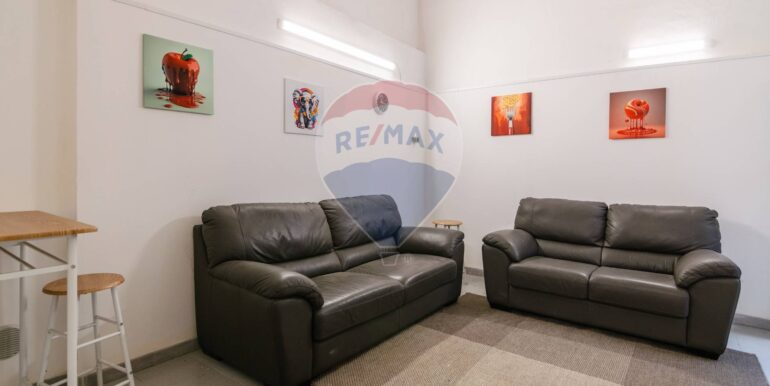 20251026231741-995702-12