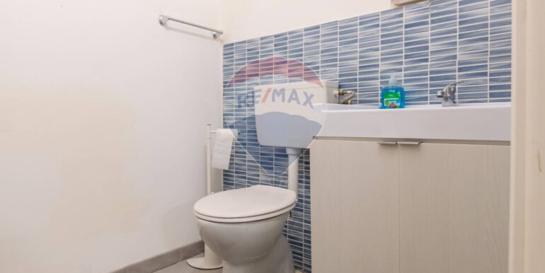 20251026231744-995702-13