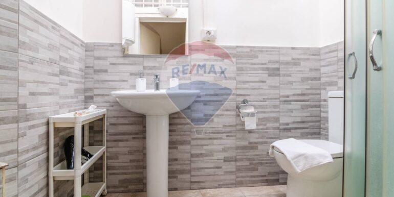 20251026231804-995702-20