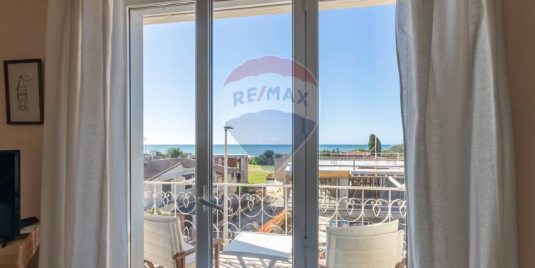 20251026234634-996136-8