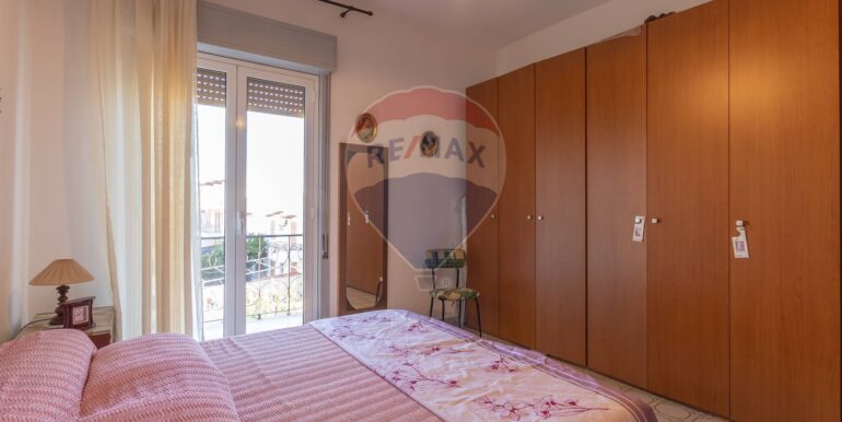 20251026234644-996136-10