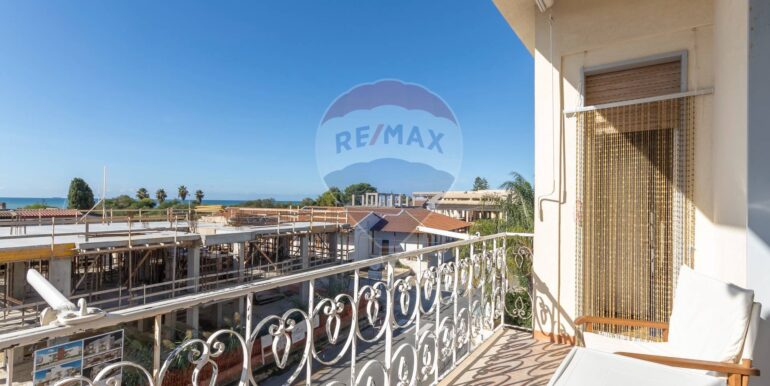 20251026234654-996136-12