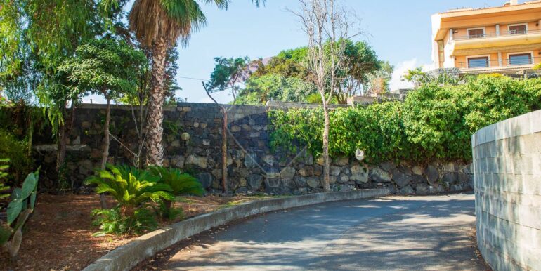 20251027123258-996249-12