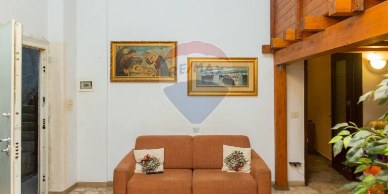 20251027181456-996381-7