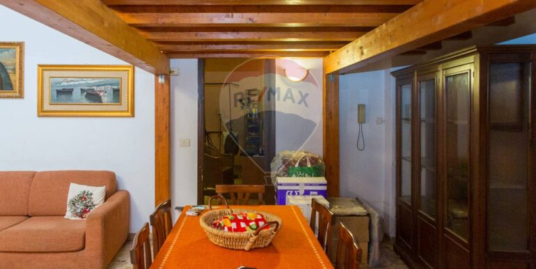 20251027181500-996381-8