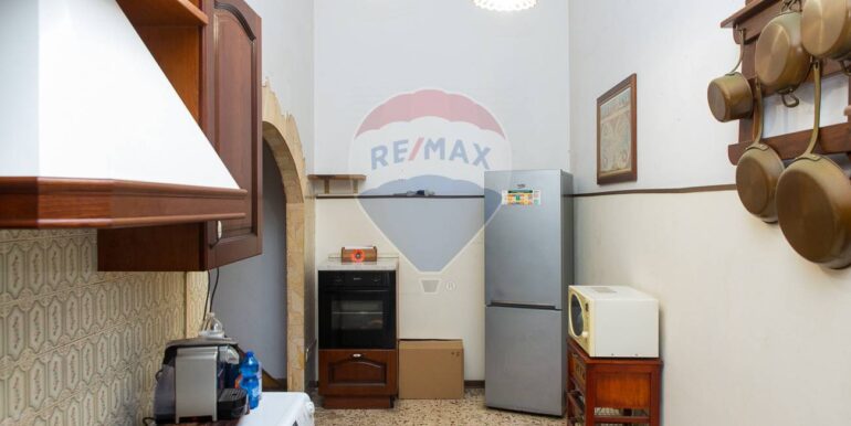 20251027181524-996381-12