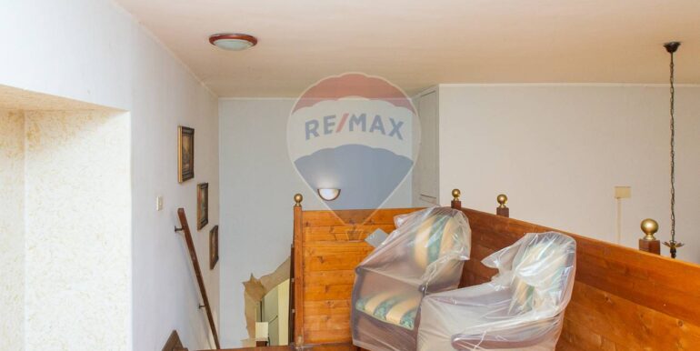 20251027181542-996381-16