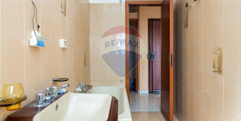 20251027185028-996389-15