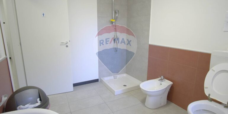 20251028104816-996461-13