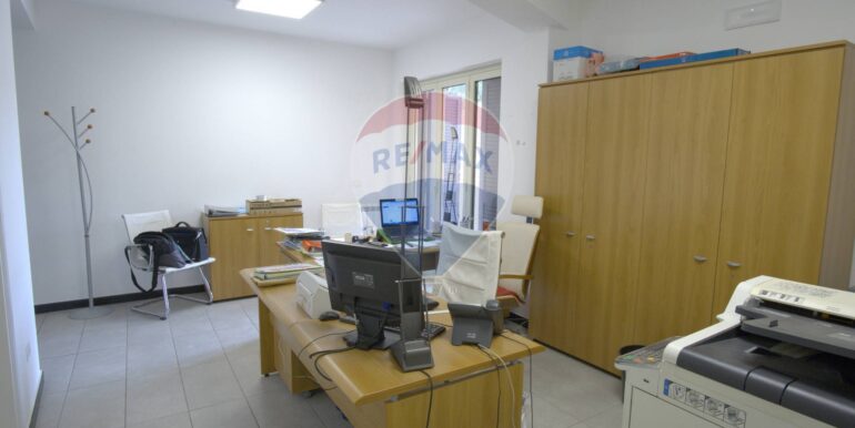 20251028104832-996461-18