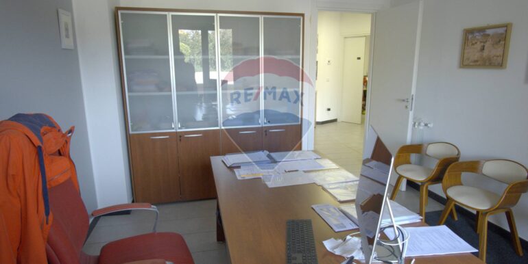 20251028111819-996471-6