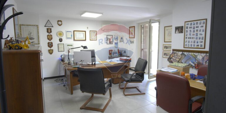 20251028112006-996471-11