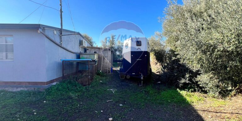 20251028175714-996791-18