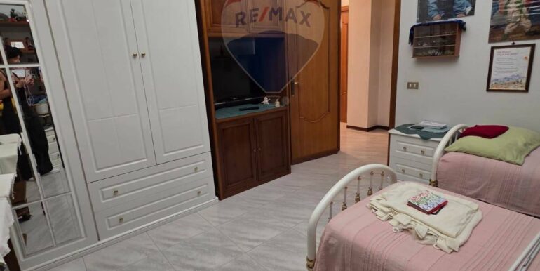 20251028181934-994468-7