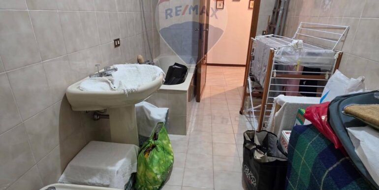 20251028181959-994468-13