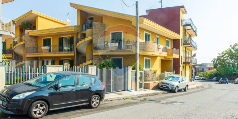 20251028201456-996826-0