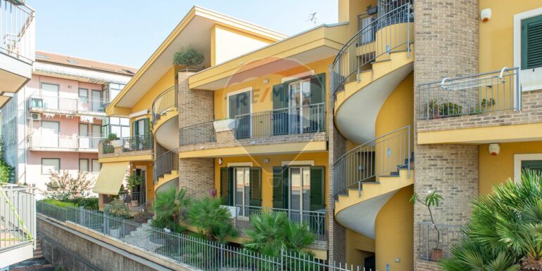 20251028201456-996826-1