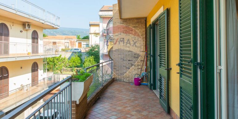 20251028201456-996826-10