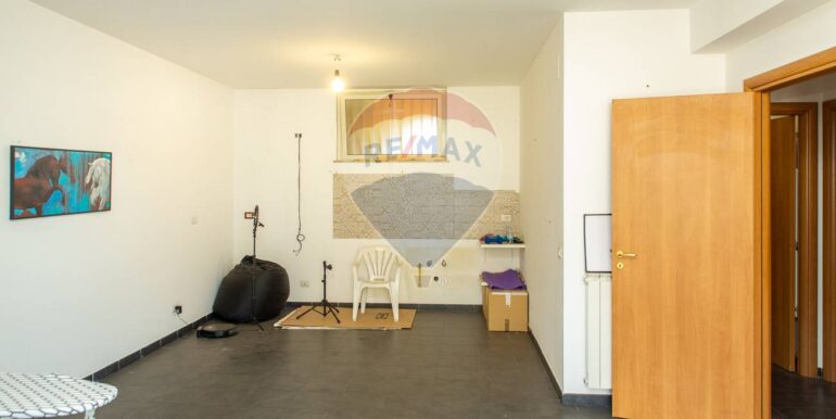 20251028201456-996826-4