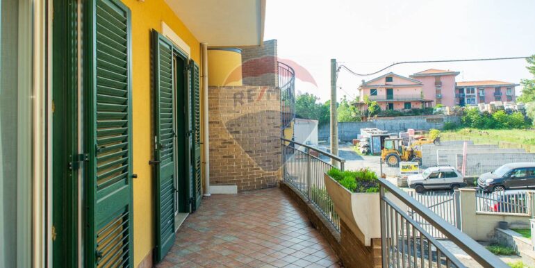 20251028201457-996826-11