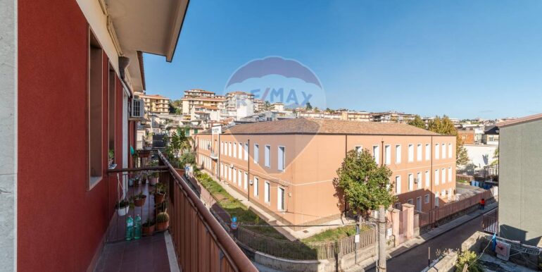 20251028211831-996828-7