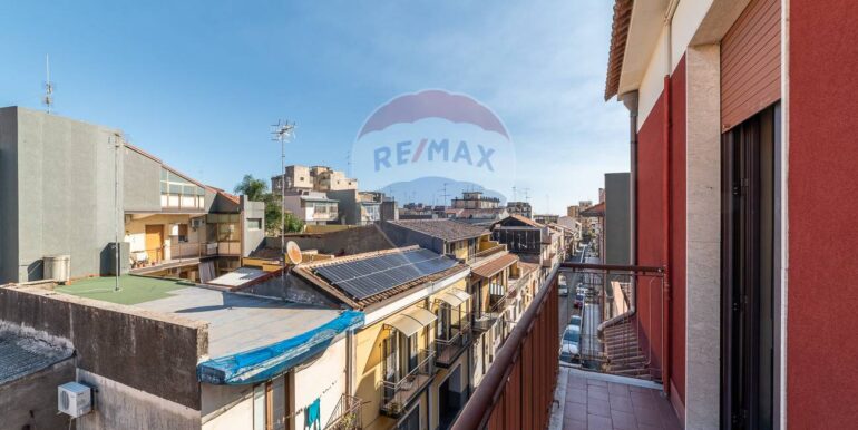 20251028211834-996828-8