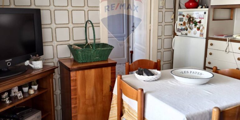 20251029101233-996860-4