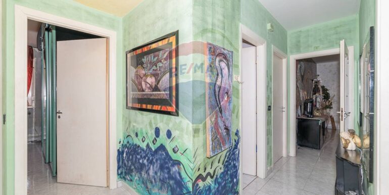 20251029105358-996877-9