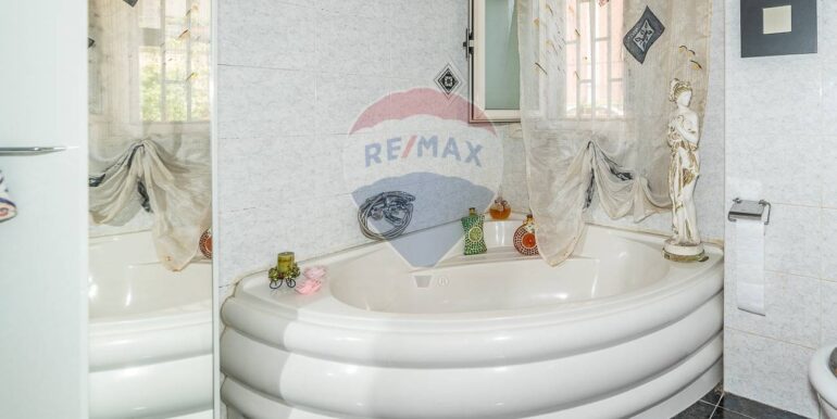 20251029105359-996877-17