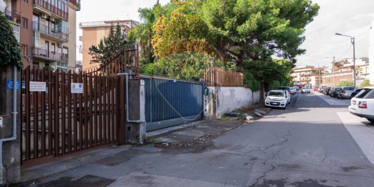 20251029115757-996894-10