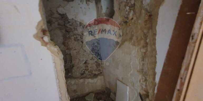 20251029120652-996903-10