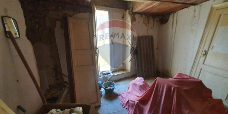 20251029120655-996903-11