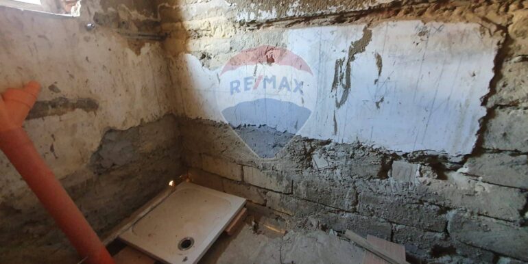 20251029120703-996903-15