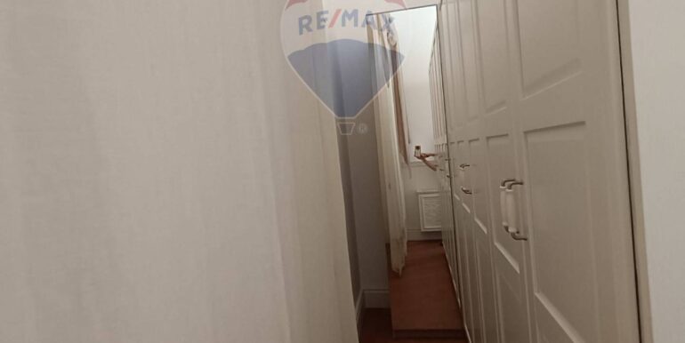 20251029173947-997062-18