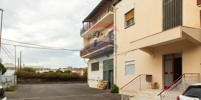 20251030100455-995708-10